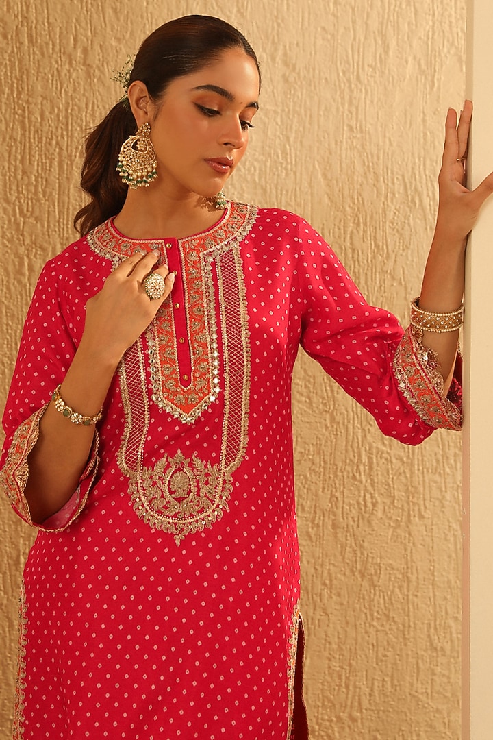Red Upada Silk Sequin Embellished Bandhej Short Kurta Set by Sheetal Batra at Pernia's Pop Up Shop