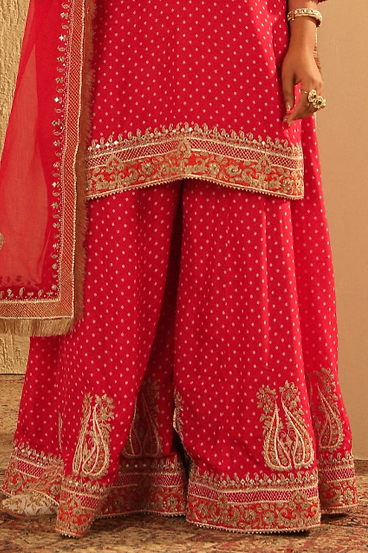Red Upada Silk Kashmiri Tilla Embroidered Bandhej Wedding Sharara Set by Sheetal Batra at Pernia's Pop Up Shop