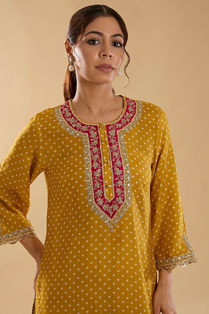 Mustard Upada Silk Kashmiri Tilla Embroidered Kurta Set by Sheetal Batra at Pernia's Pop Up Shop