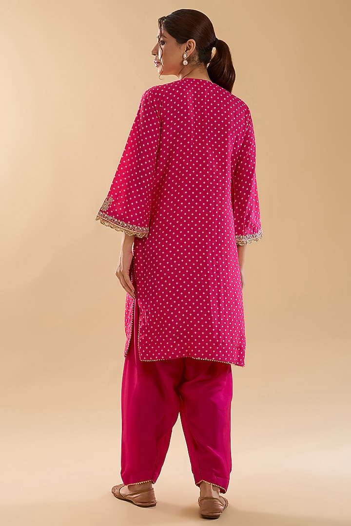 Hot Pink Upada Silk Kashmiri Tilla Embroidered Kurta Set by Sheetal Batra at Pernia's Pop Up Shop