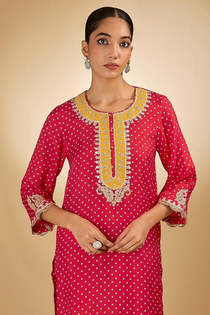 Red Upada Silk Kashmiri Tilla Embroidered Bandhani Kurta Set by Sheetal Batra at Pernia's Pop Up Shop