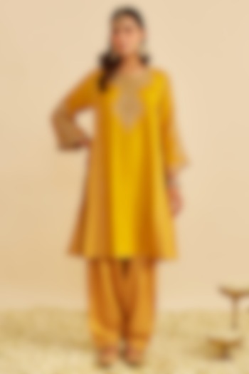 Mustard Pure Upada Silk Zardosi Embroidered Short Kurta Set by Sheetal Batra at Pernia's Pop Up Shop