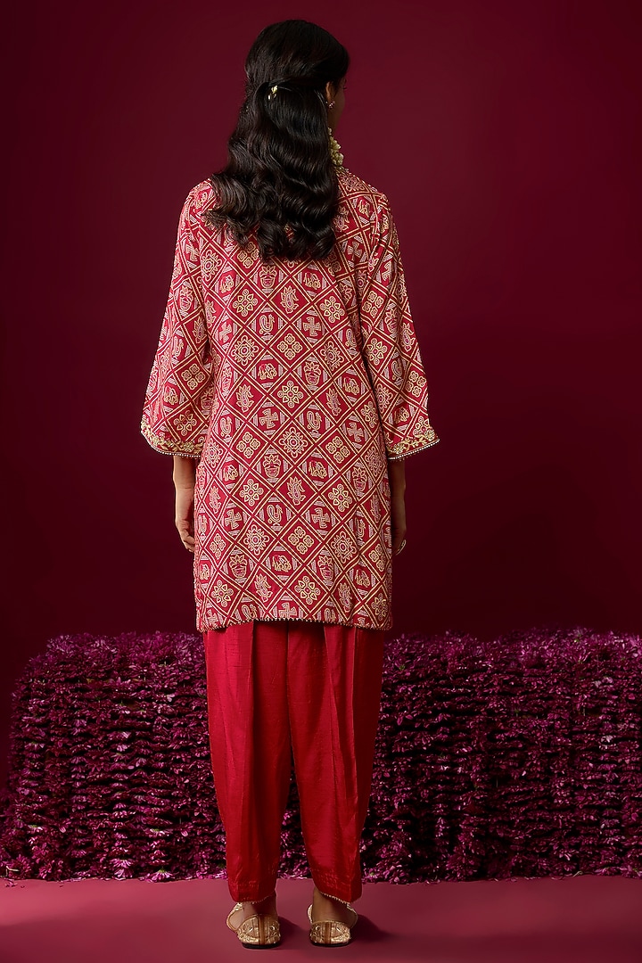 Deep Red Upada Silk Tilla Embroidered Kurta Set by Sheetal Batra at Pernia's Pop Up Shop