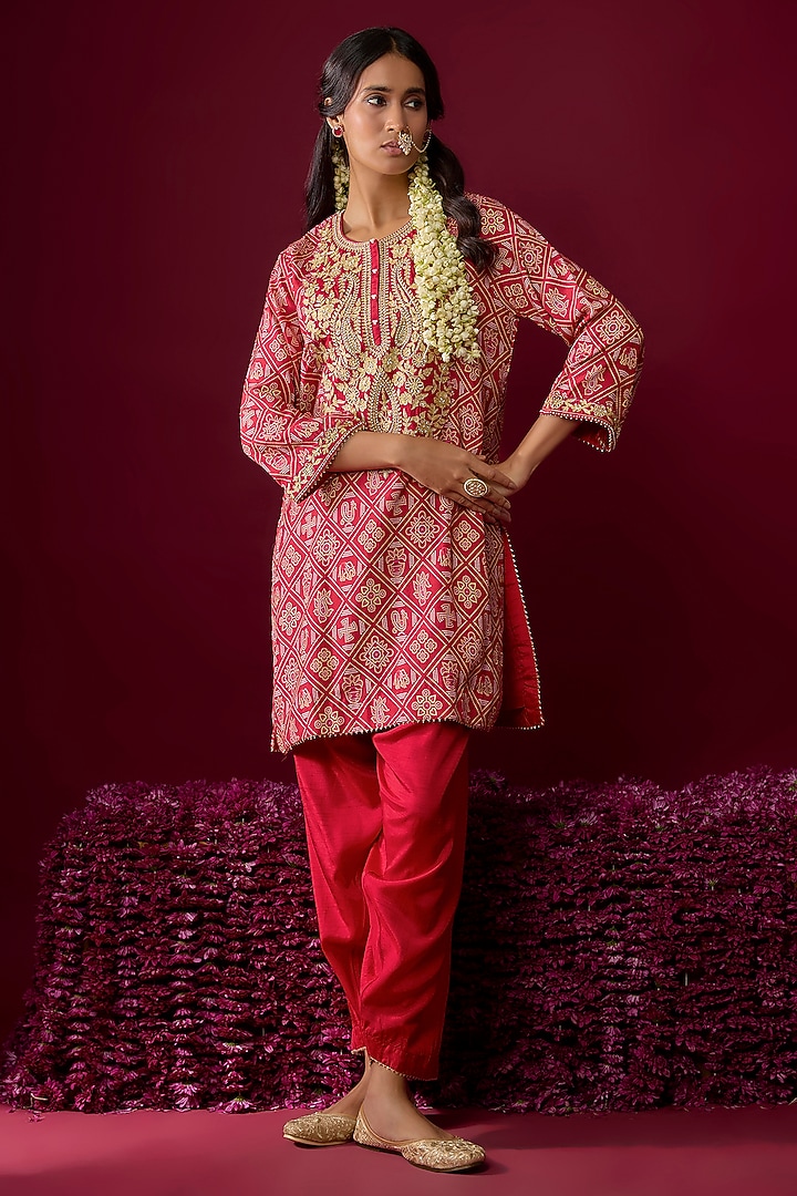 Deep Red Upada Silk Tilla Embroidered Kurta Set by Sheetal Batra at Pernia's Pop Up Shop