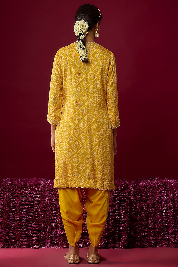 Mustard Yellow Upada Silk Tilla Embroidered Kurta Set by Sheetal Batra at Pernia's Pop Up Shop