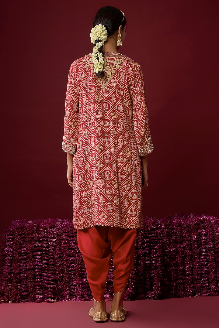 Deep Red Upada Silk Aari Tilla Embroidered Kurta Set by Sheetal Batra at Pernia's Pop Up Shop