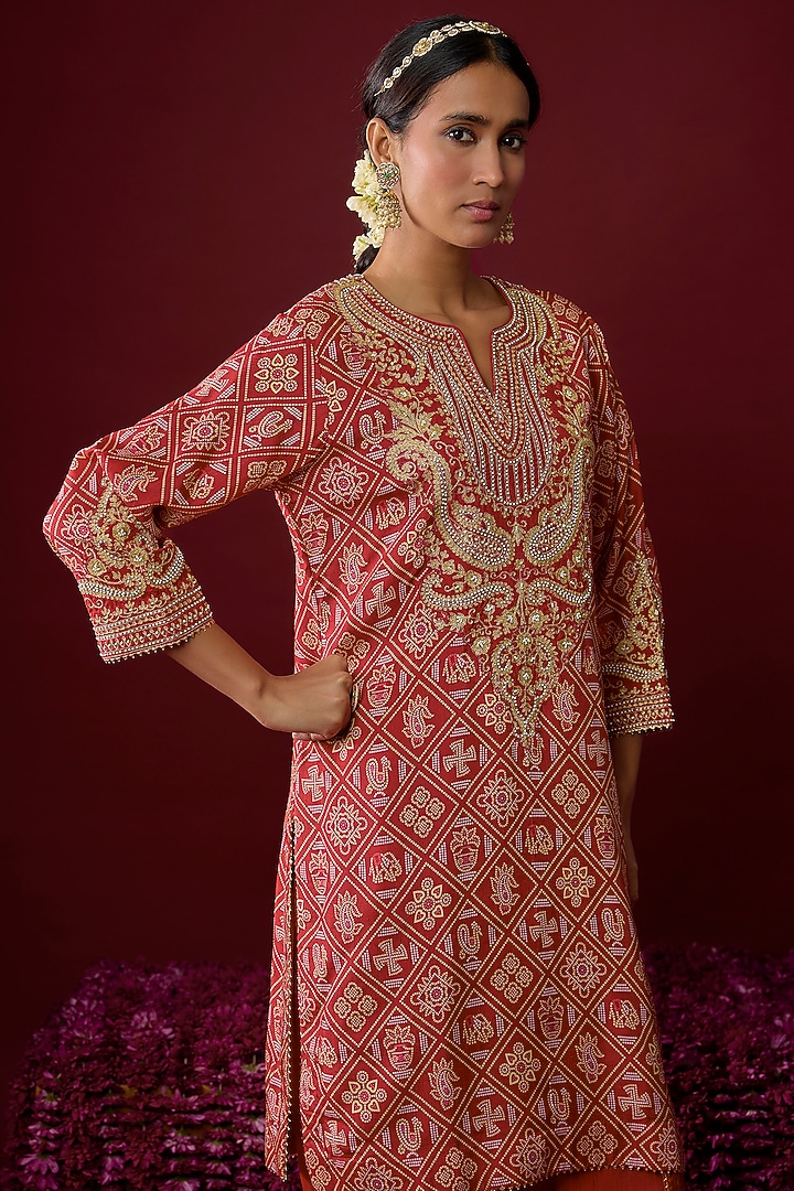 Deep Red Upada Silk Aari Tilla Embroidered Kurta Set by Sheetal Batra at Pernia's Pop Up Shop