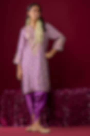 Purple Upada Silk Aari Tilla Embroidered Kurta Set by Sheetal Batra at Pernia's Pop Up Shop