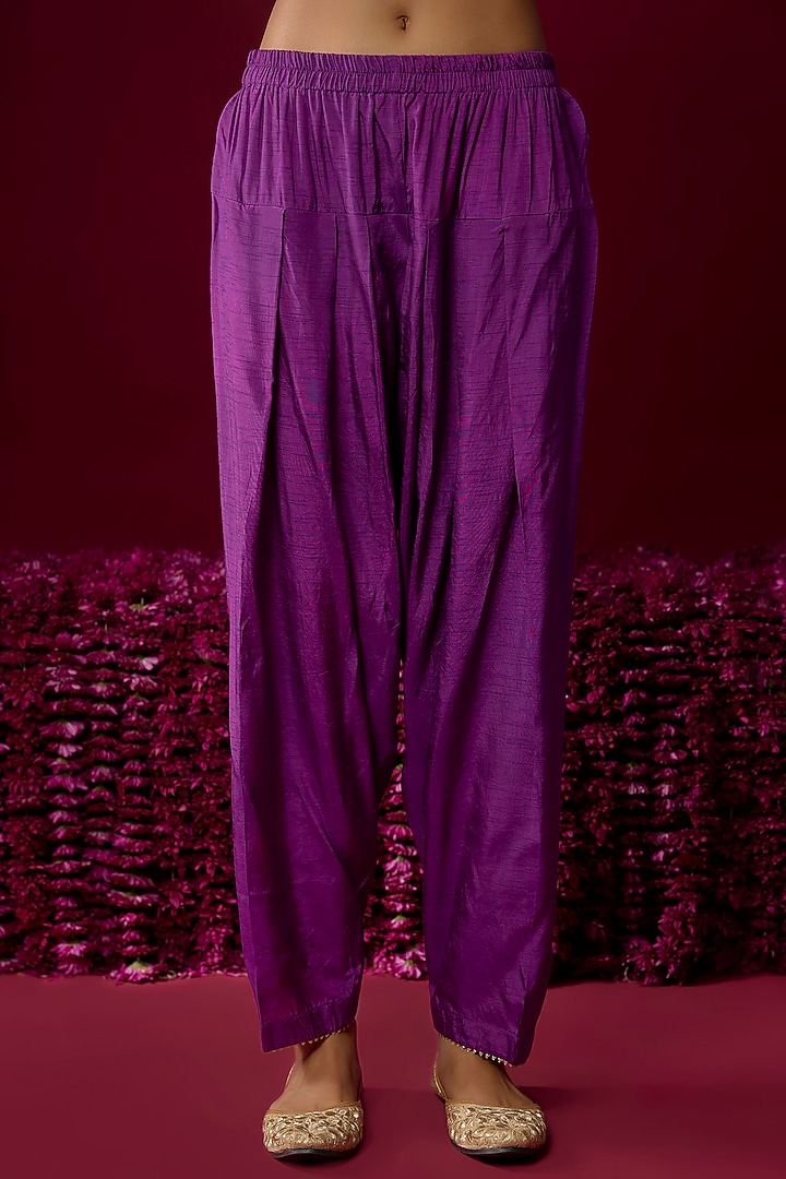 Purple Upada Silk Aari Tilla Embroidered Kurta Set by Sheetal Batra at Pernia's Pop Up Shop