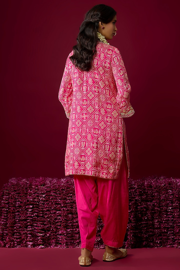 Hot Pink Upada Silk Aari Tilla Embroidered Kurta Set by Sheetal Batra at Pernia's Pop Up Shop