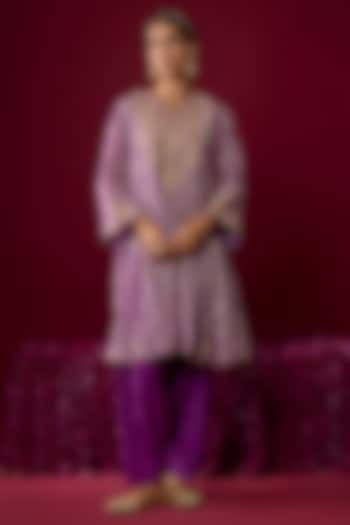 Purple Upada Silk Aari Embroidered Chauga Kurta Set by Sheetal Batra at Pernia's Pop Up Shop