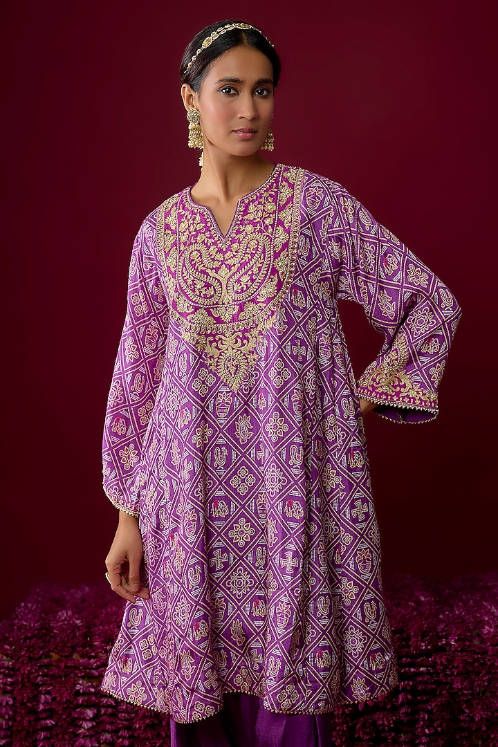 Purple Upada Silk Aari Embroidered Chauga Kurta Set by Sheetal Batra at Pernia's Pop Up Shop