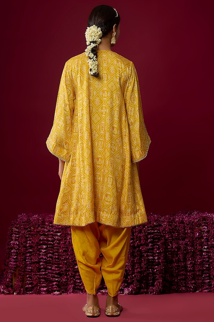 Mustard Yellow Upada Silk Gota Embroidered Chauga Kurta Set by Sheetal Batra at Pernia's Pop Up Shop