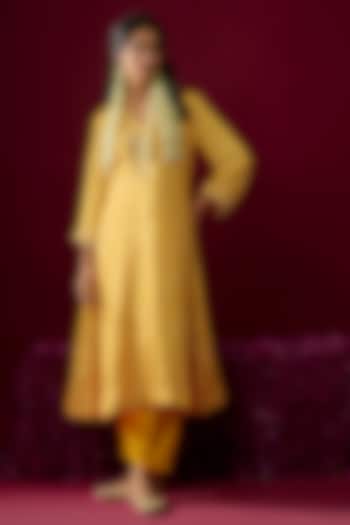 Mustard Yellow Upada Silk Gota Embroidered Kaftan Kurta Set by Sheetal Batra at Pernia's Pop Up Shop
