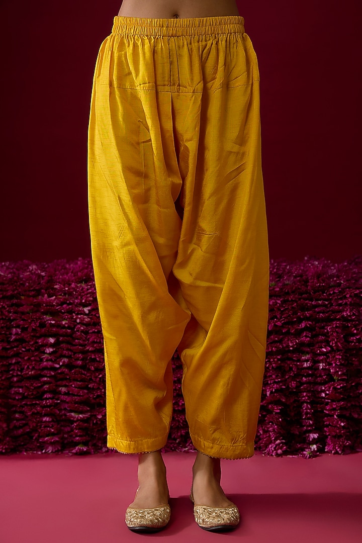 Mustard Yellow Upada Silk Gota Embroidered Kaftan Kurta Set by Sheetal Batra at Pernia's Pop Up Shop