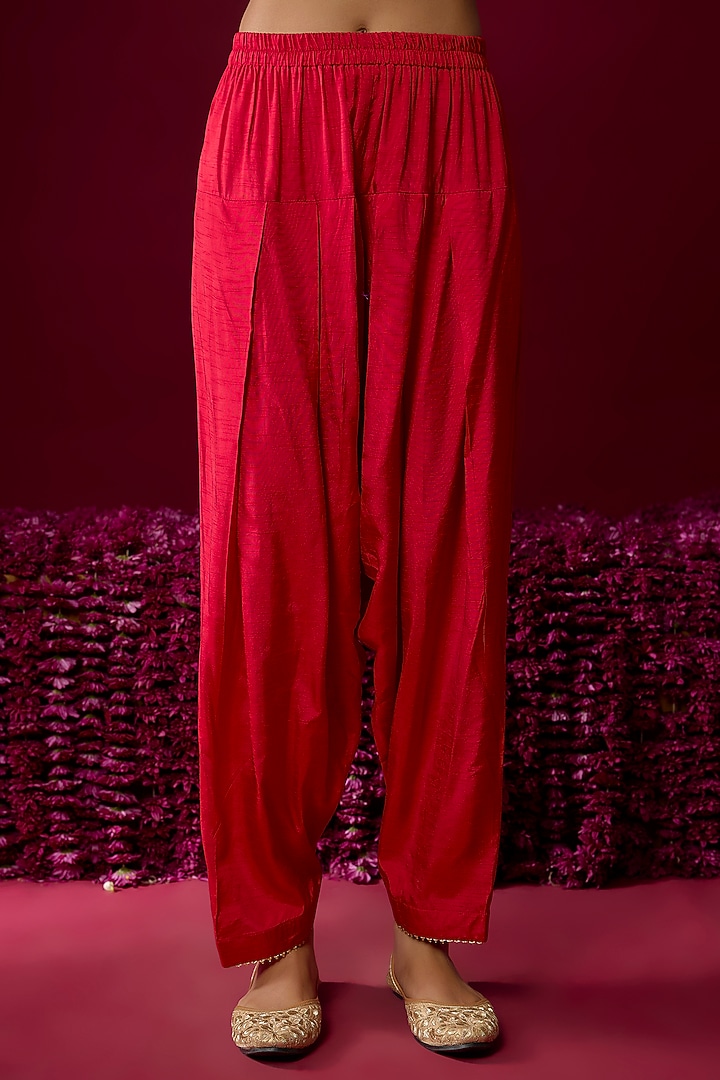 Deep Red Upada Silk Aari Embroidered Kaftan Kurta Set by Sheetal Batra at Pernia's Pop Up Shop