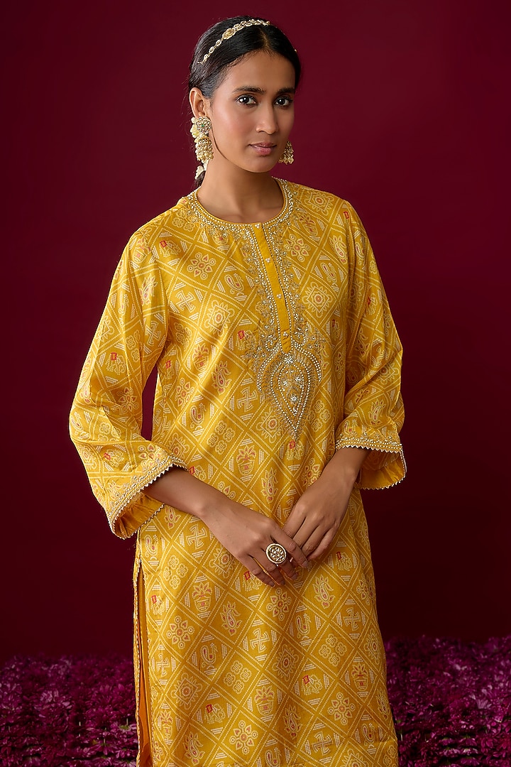 Mustard Yellow Upada Silk Aari Embroidered Kurta Set by Sheetal Batra at Pernia's Pop Up Shop