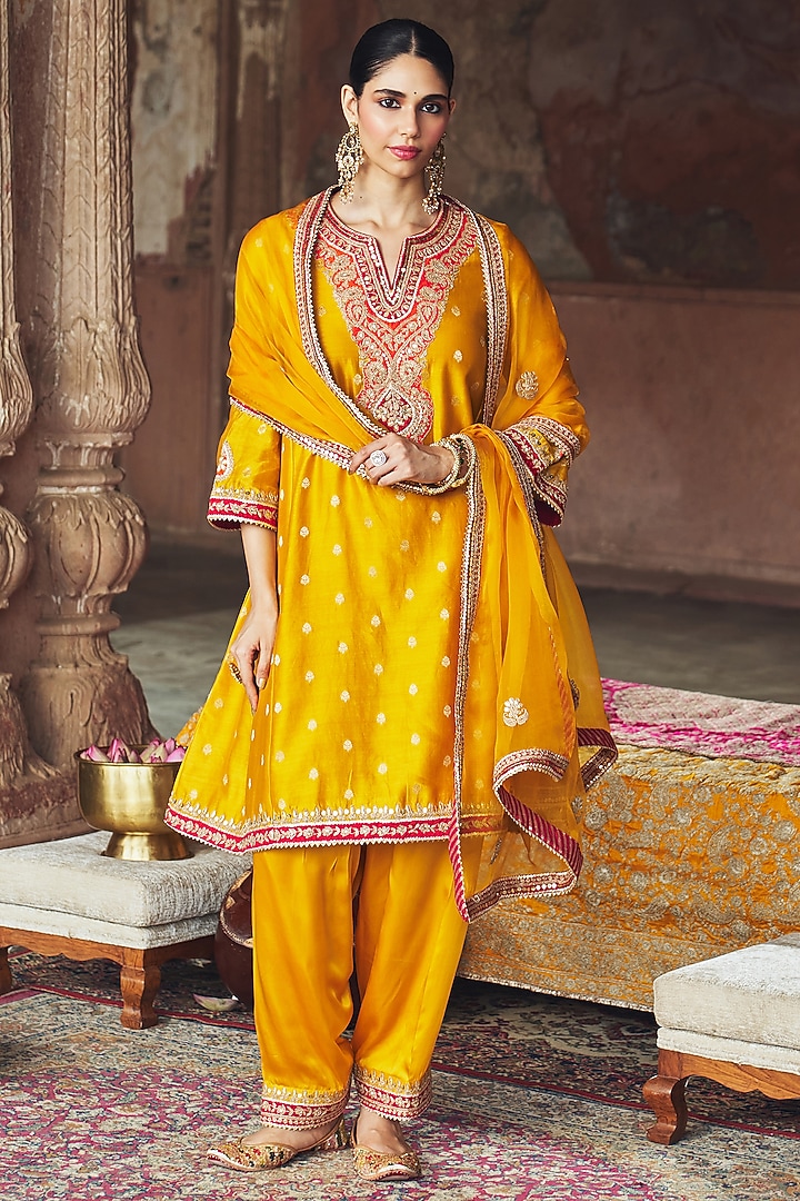Mustard Silk Chanderi Banarasi Gota Patti Embroidered Kurta Set by Sheetal Batra at Pernia's Pop Up Shop
