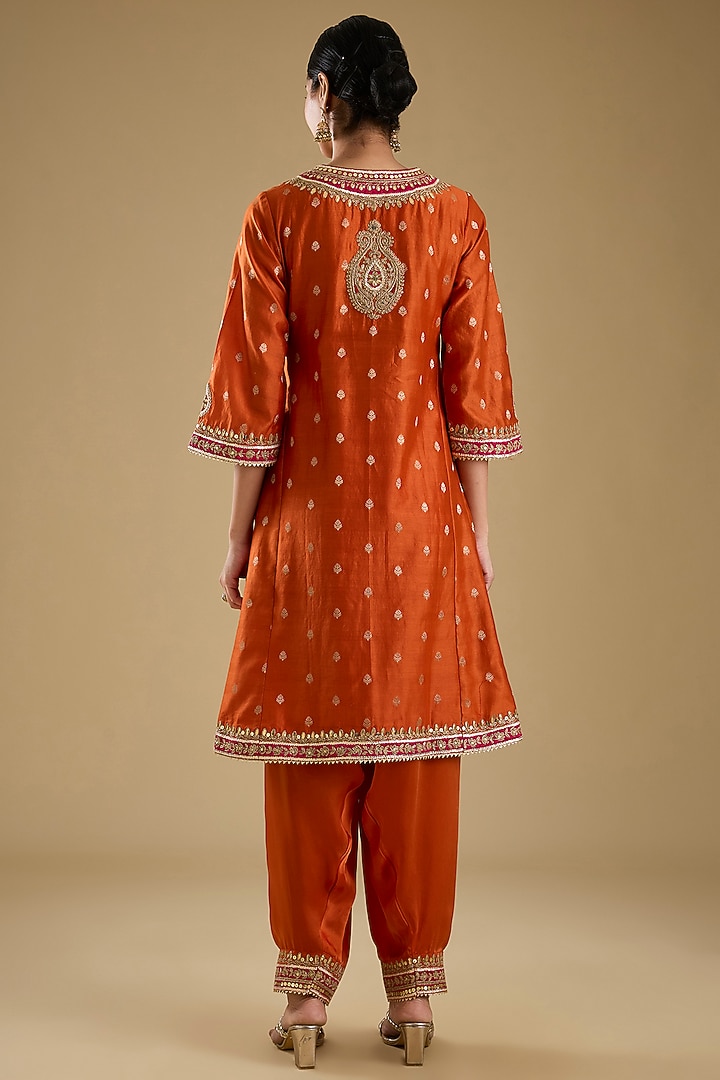 Burnt Orange Pure Silk Chanderi Banarasi Sequin Embroidered Kurta Set by Sheetal Batra at Pernia's Pop Up Shop