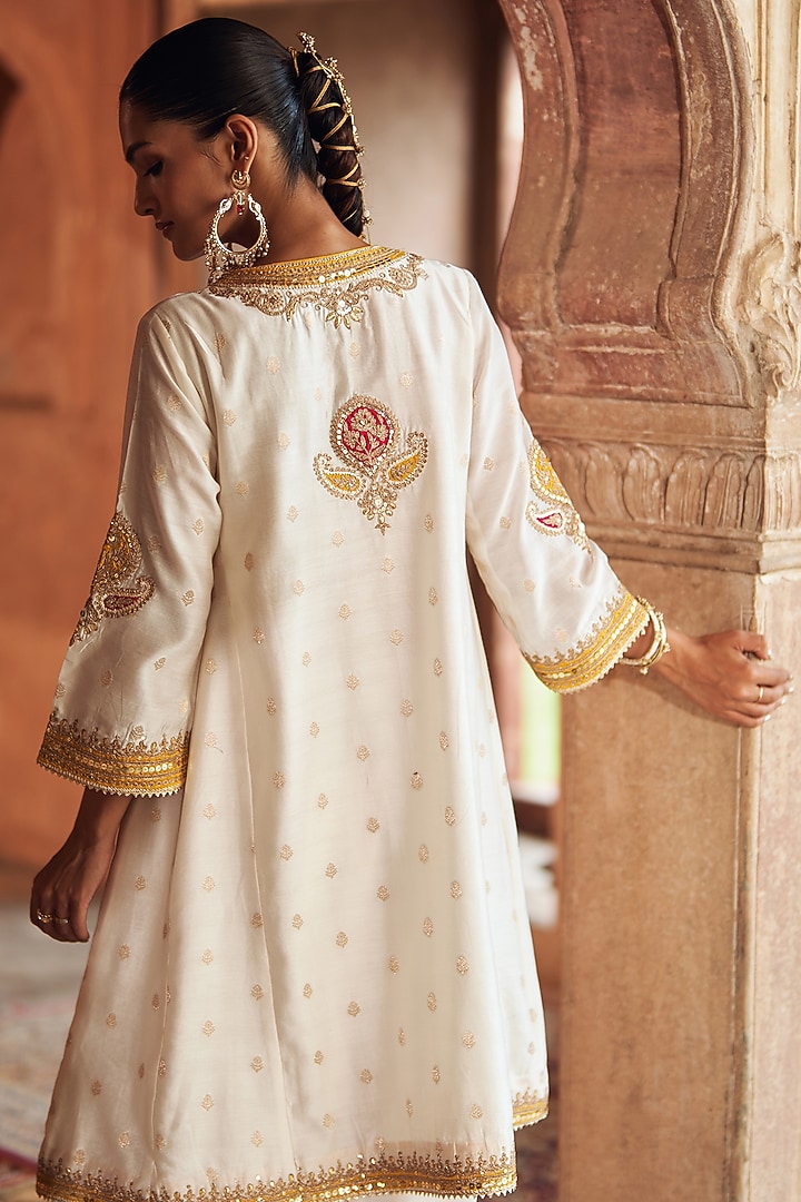 Daisy Ivory Silk Chanderi Banarasi Gota Patti Embroidered Kurta Set by Sheetal Batra at Pernia's Pop Up Shop