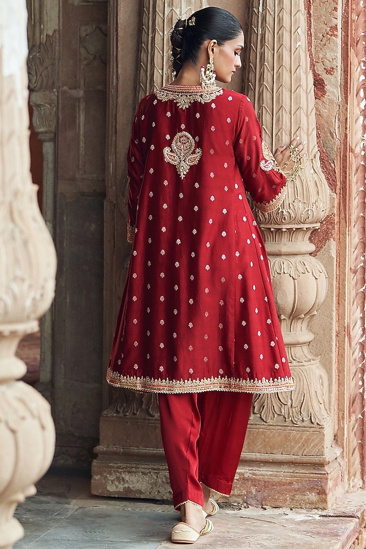 Deep Red Silk Chanderi Banarasi Gota Patti Embroidered Kurta Set by Sheetal Batra at Pernia's Pop Up Shop