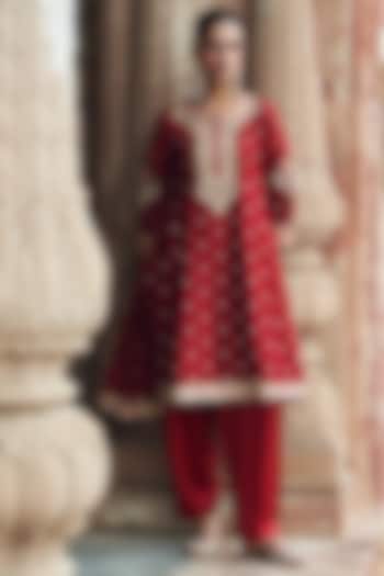 Deep Red Silk Chanderi Banarasi Gota Patti Embroidered Kurta Set by Sheetal Batra at Pernia's Pop Up Shop