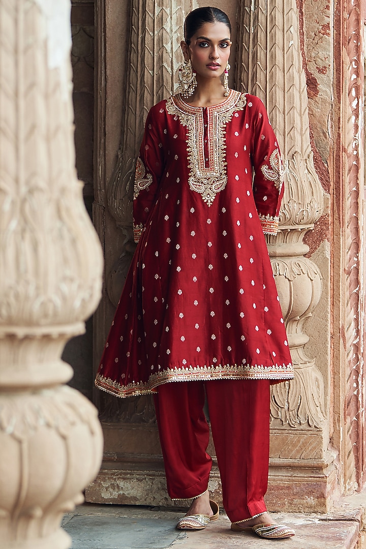 Deep Red Silk Chanderi Banarasi Gota Patti Embroidered Kurta Set by Sheetal Batra at Pernia's Pop Up Shop