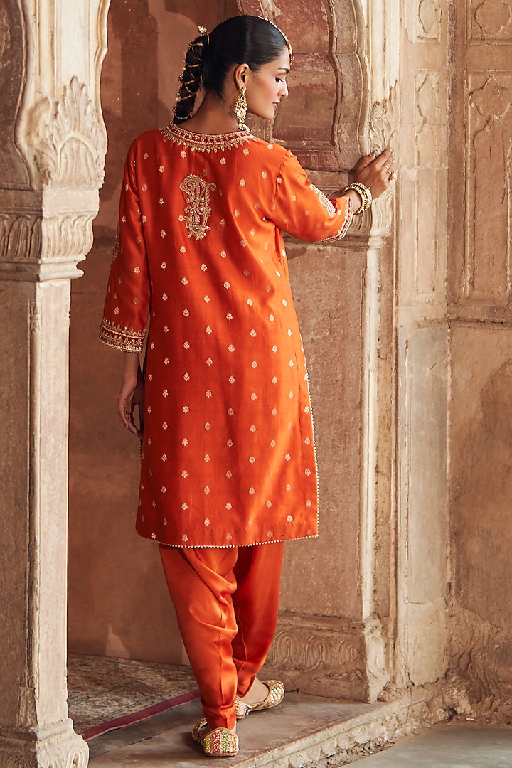 Burnt Orange Silk Chanderi Banarasi Gota Patti Embroidered Kurta Set by Sheetal Batra at Pernia's Pop Up Shop