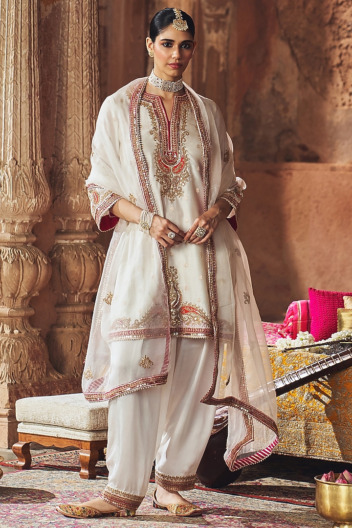 Daisy Ivory Pure Silk Banarasi Gota Patti Embroidered A-Line Kurta Set by Sheetal Batra at Pernia's Pop Up Shop