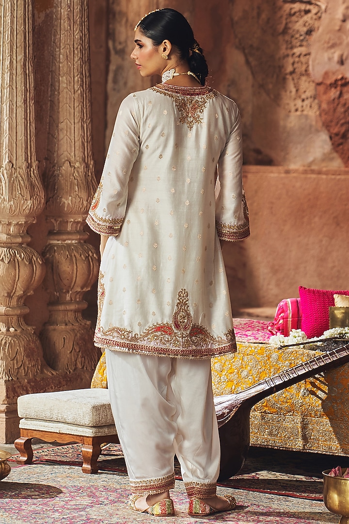 Daisy Ivory Pure Silk Banarasi Gota Patti Embroidered A-Line Kurta Set by Sheetal Batra at Pernia's Pop Up Shop