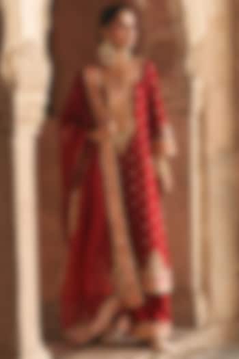 Deep Red Silk Chanderi Kashmiri Tilla Embroidered A-Line Kurta Set by Sheetal Batra at Pernia's Pop Up Shop