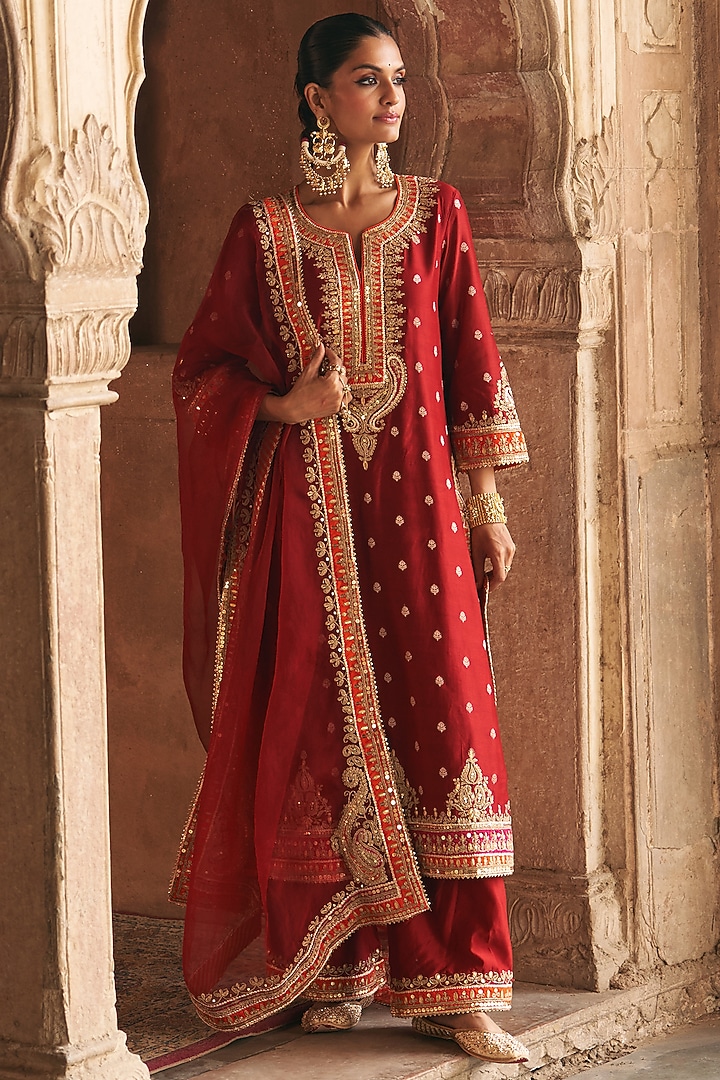 Deep Red Silk Chanderi Kashmiri Tilla Embroidered A-Line Kurta Set by Sheetal Batra at Pernia's Pop Up Shop