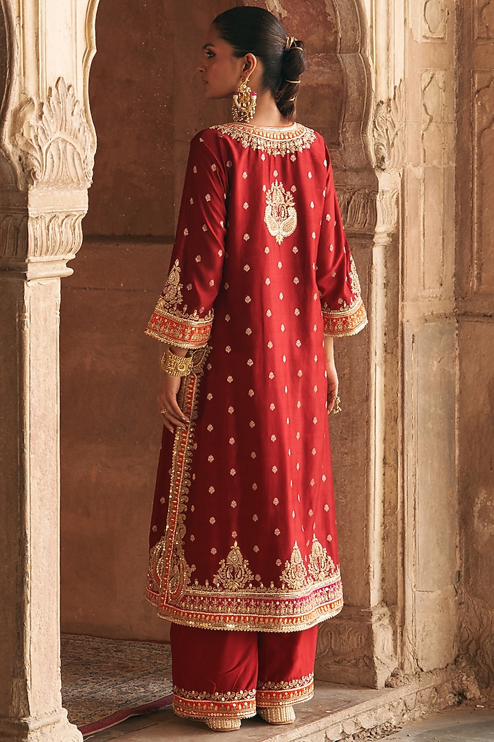 Deep Red Silk Chanderi Kashmiri Tilla Embroidered A-Line Kurta Set by Sheetal Batra at Pernia's Pop Up Shop