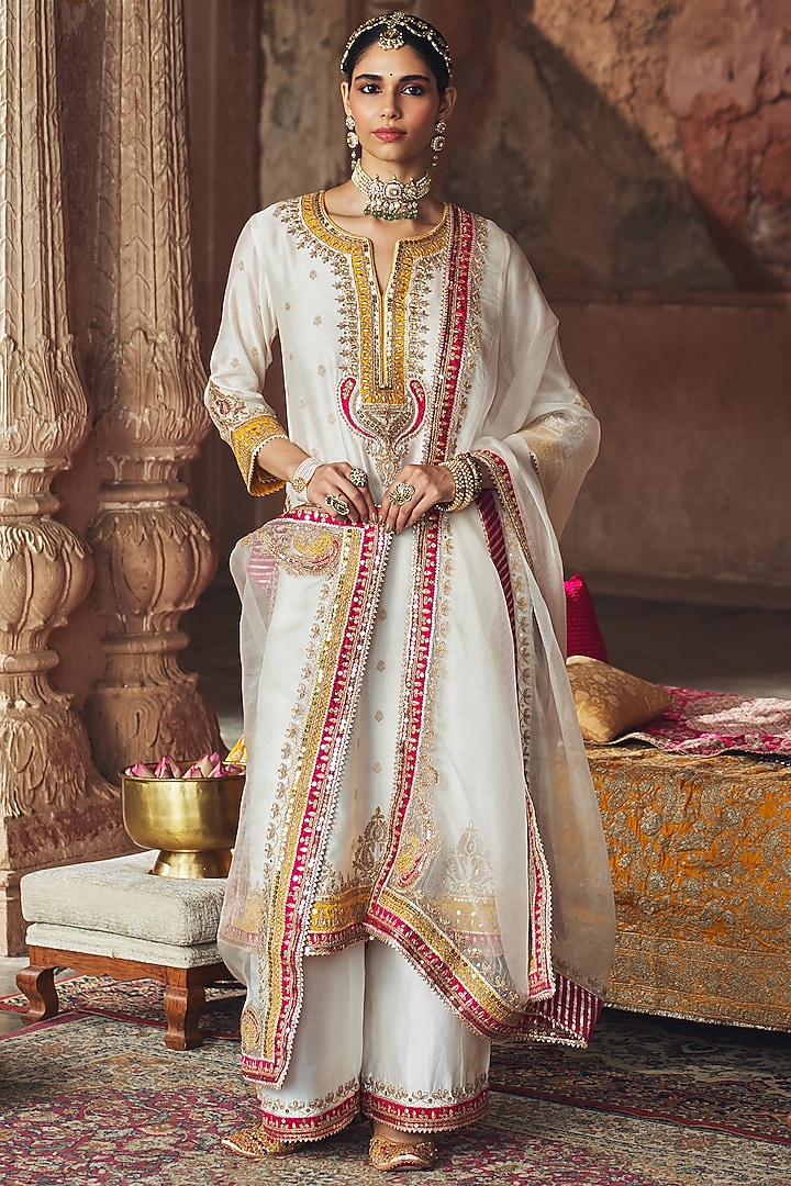 Daisy Ivory Silk Chanderi Kashmiri Tilla Embroidered A-Line Kurta Set by Sheetal Batra at Pernia's Pop Up Shop