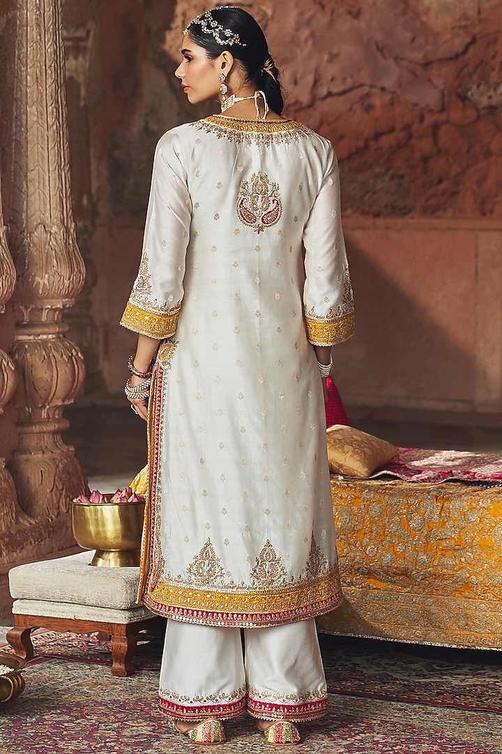 Daisy Ivory Silk Chanderi Kashmiri Tilla Embroidered A-Line Kurta Set by Sheetal Batra at Pernia's Pop Up Shop