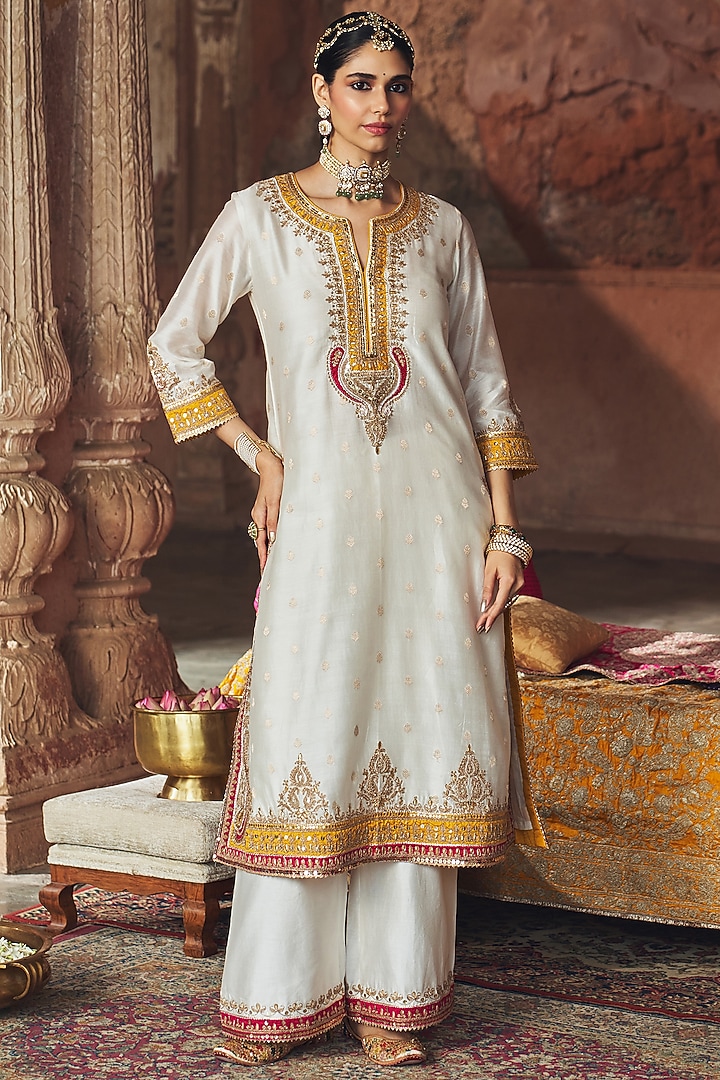 Daisy Ivory Silk Chanderi Kashmiri Tilla Embroidered A-Line Kurta Set by Sheetal Batra at Pernia's Pop Up Shop
