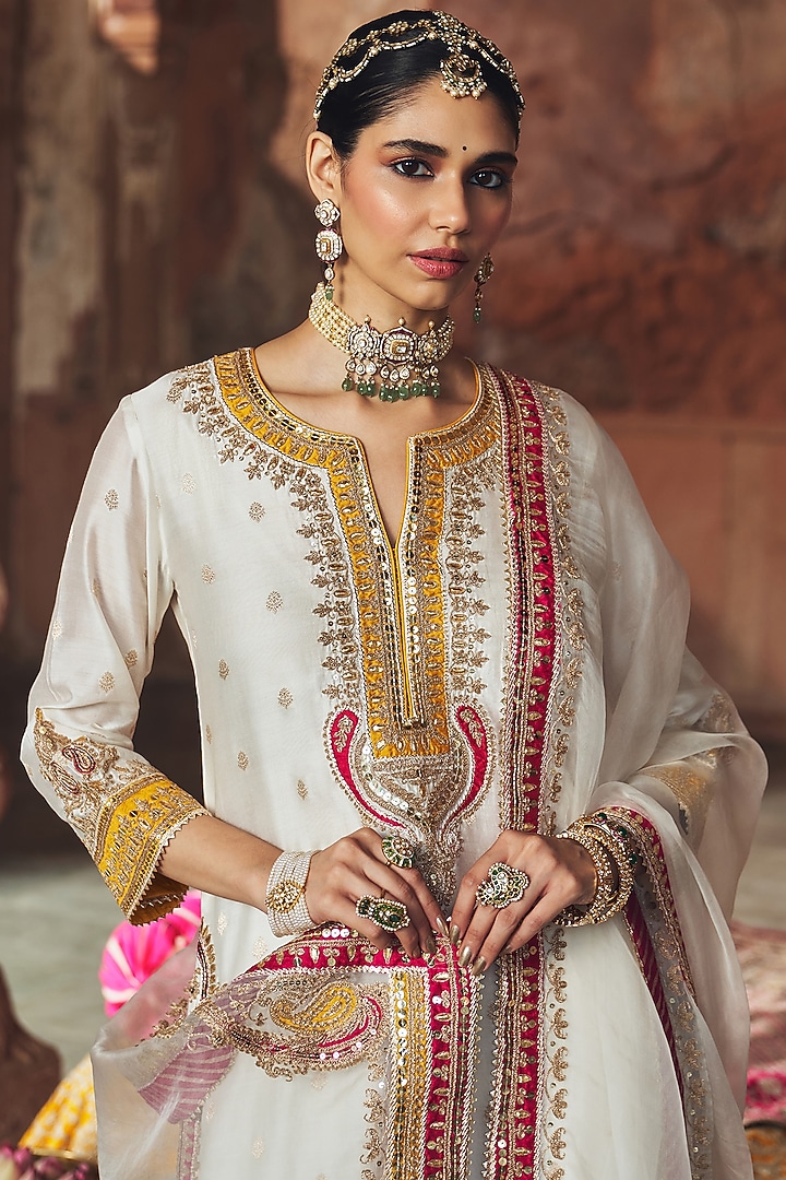 Daisy Ivory Silk Chanderi Kashmiri Tilla Embroidered A-Line Kurta Set by Sheetal Batra at Pernia's Pop Up Shop
