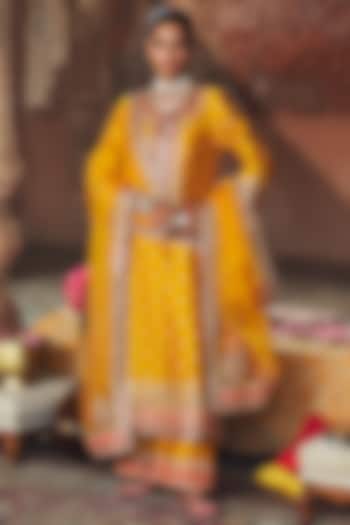 Mustard Silk Chanderi Kashmiri Tilla Embroidered A-Line Kurta Set by Sheetal Batra at Pernia's Pop Up Shop