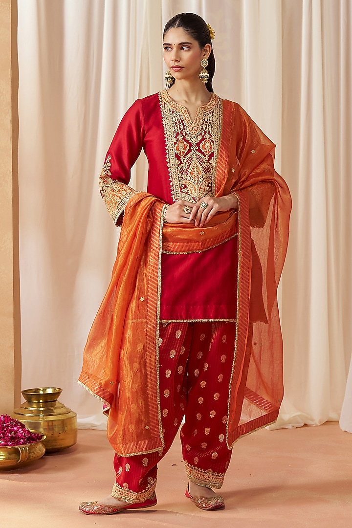 Deep Red Pure Silk Chanderi Sequin Embroidered Short Kurta Set by Sheetal Batra at Pernia's Pop Up Shop