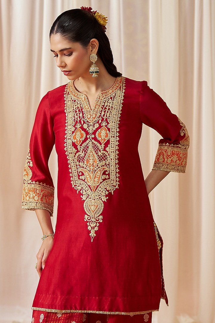 Deep Red Pure Silk Chanderi Sequin Embroidered Short Kurta Set by Sheetal Batra at Pernia's Pop Up Shop