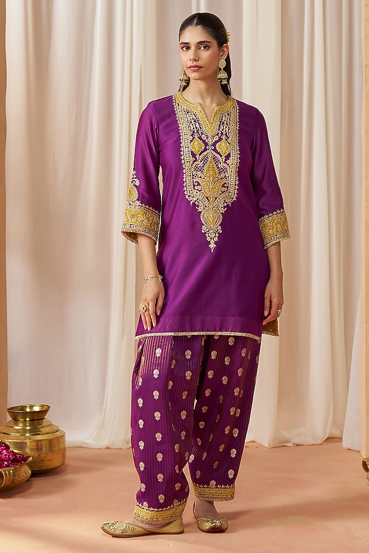 Deep Purple Pure Silk Chanderi Sequin Embroidered Short Kurta Set by Sheetal Batra at Pernia's Pop Up Shop
