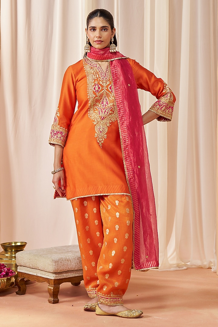 Burnt Orange Pure Silk Chanderi Sequin Embroidered Short Kurta Set by Sheetal Batra at Pernia's Pop Up Shop
