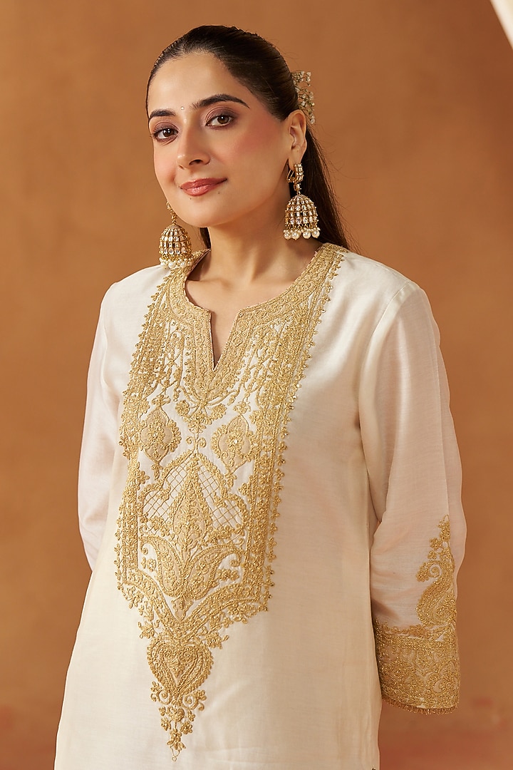 Daisy Ivory Pure Silk Chanderi Kashmiri Tilla Embroidered Kurta Set by Sheetal Batra at Pernia's Pop Up Shop