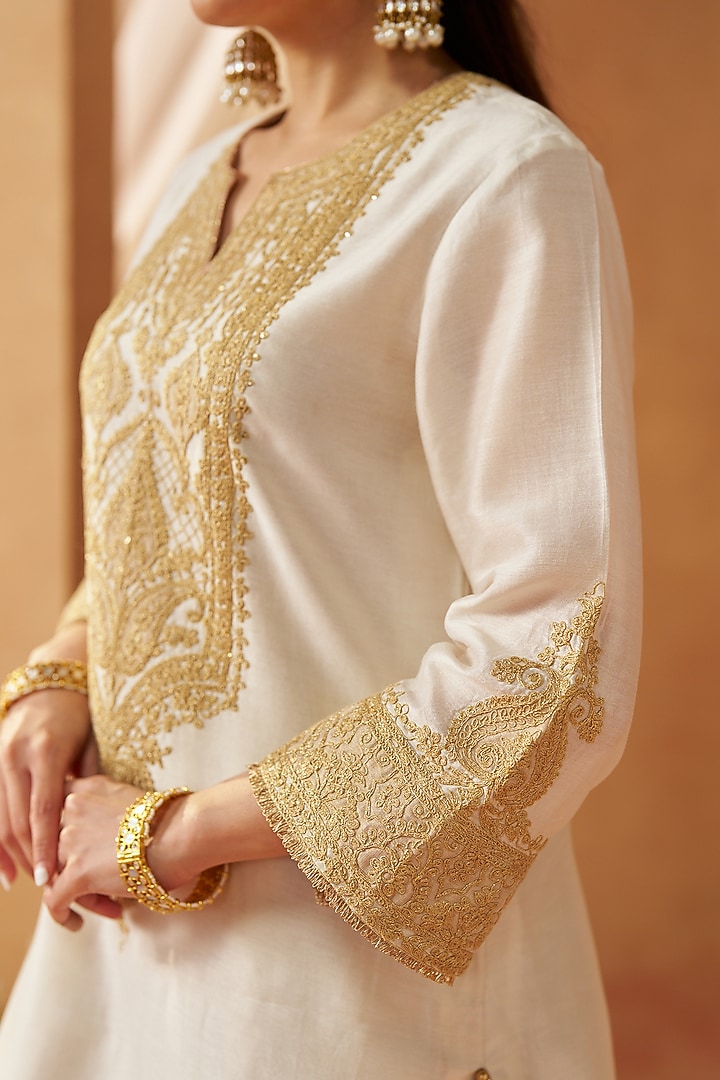 Daisy Ivory Pure Silk Chanderi Kashmiri Tilla Embroidered Kurta Set by Sheetal Batra at Pernia's Pop Up Shop