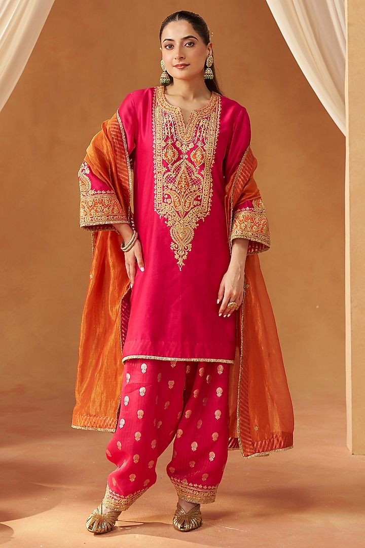 Hot Pink Pure Silk Chanderi Kashmiri Tilla Embroidered Kurta Set by Sheetal Batra at Pernia's Pop Up Shop