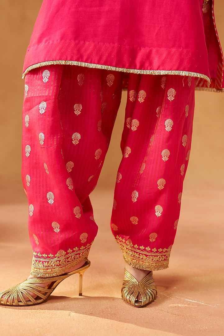 Hot Pink Pure Silk Chanderi Kashmiri Tilla Embroidered Kurta Set by Sheetal Batra at Pernia's Pop Up Shop