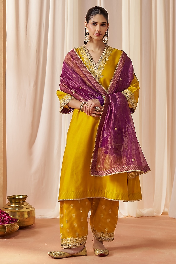 Mustard Pure Silk Chanderi Sequin Embroidered Choga Kurta Set by Sheetal Batra at Pernia's Pop Up Shop