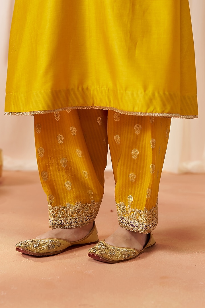Mustard Pure Silk Chanderi Sequin Embroidered Choga Kurta Set by Sheetal Batra at Pernia's Pop Up Shop