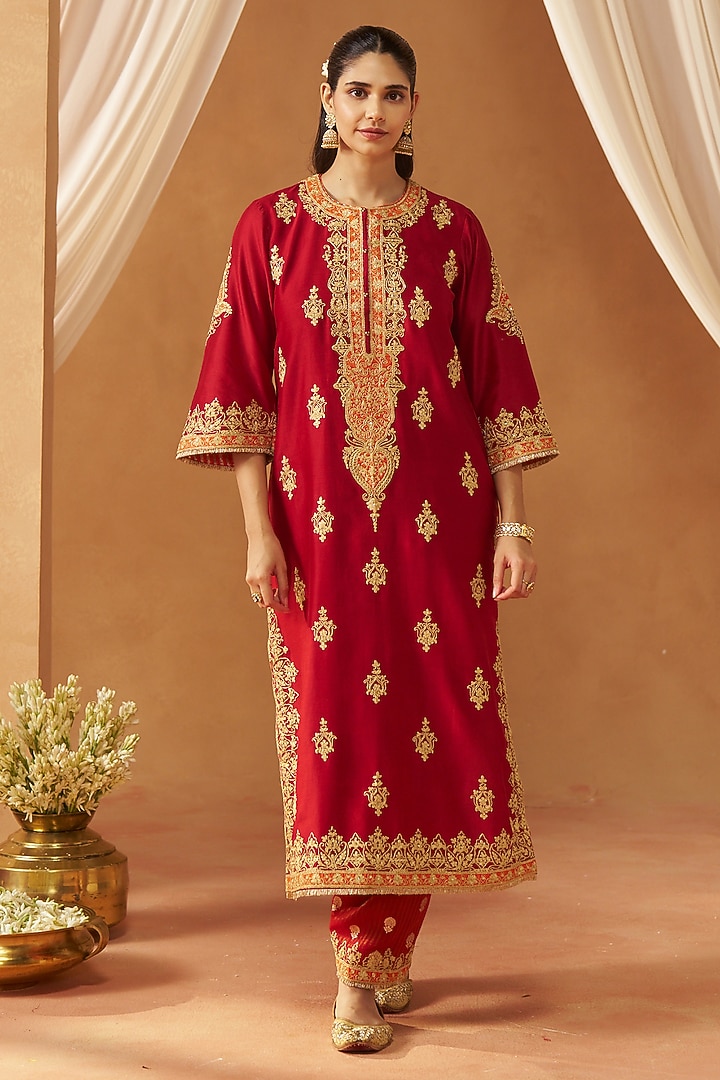Deep Red Silk Chanderi Sequin Embroidered Kurta Set by Sheetal Batra at Pernia's Pop Up Shop