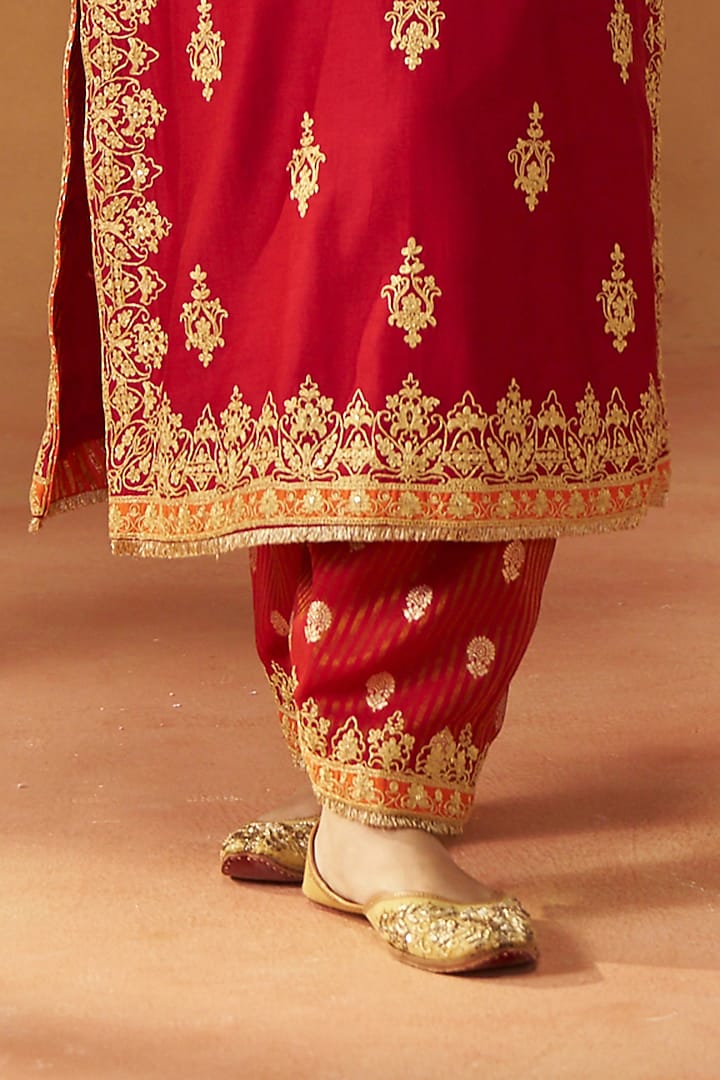 Deep Red Silk Chanderi Sequin Embroidered Kurta Set by Sheetal Batra at Pernia's Pop Up Shop